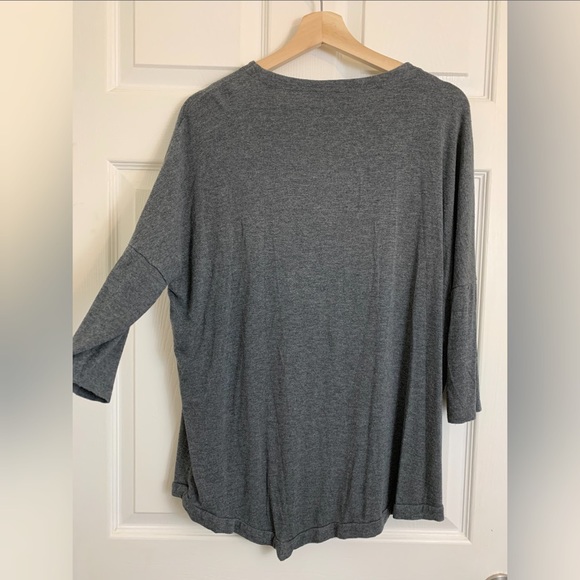 Philosophy asymmetrical 3/4 length sleeve top - Picture 2 of 4